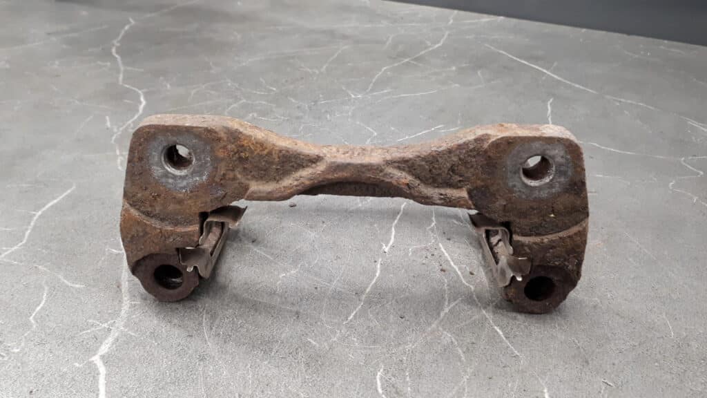 jarzmo prawy przod DAEWOO NUBIRA "130.2mm