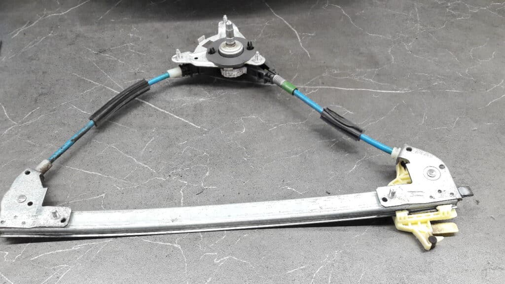 9631473080  mechanizm szyby prawy tył Citroen Xsara Picasso