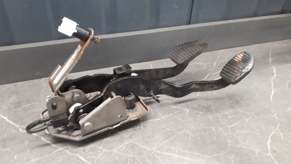 Pedał hamulca/sprzęgła VW Xsara Picasso I 2.0 08r