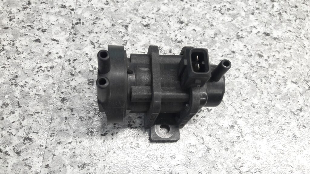 7700874764 zawor podcisnienia mitsubishi CARISMA