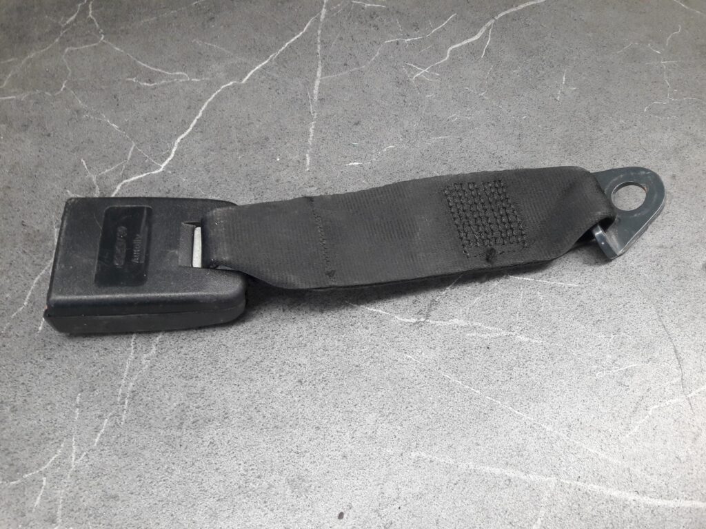 6083739 zapinka  PASA PEUGEOT 206 CC K