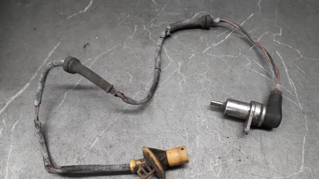 0265001135 Czujnik ABS przód BMW e32 e34