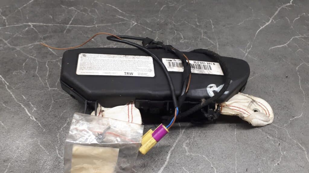 8l0880241b poduszka airbag fotela audi a3 b5