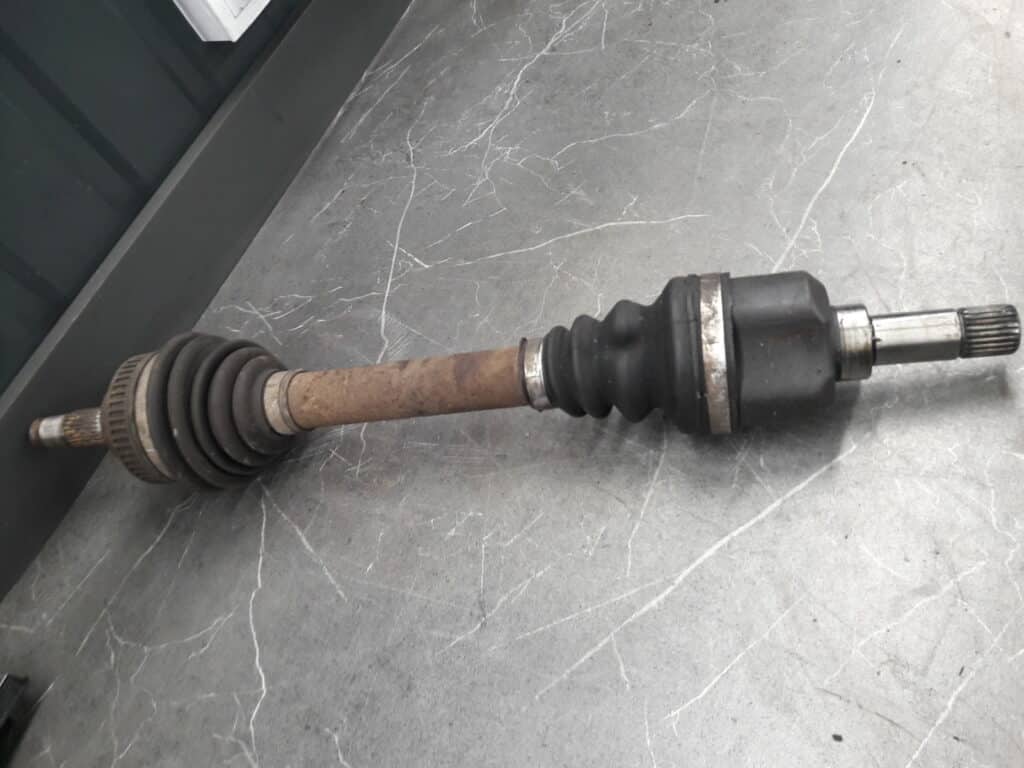 Półoś lewa CITROEN XSARA PICASSO i 2.0 B  28/24 08r