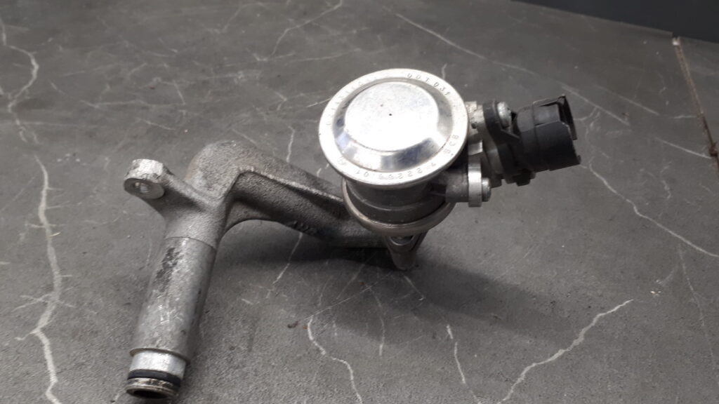 071131119 zawor EGR PASSAT B5 2.3
