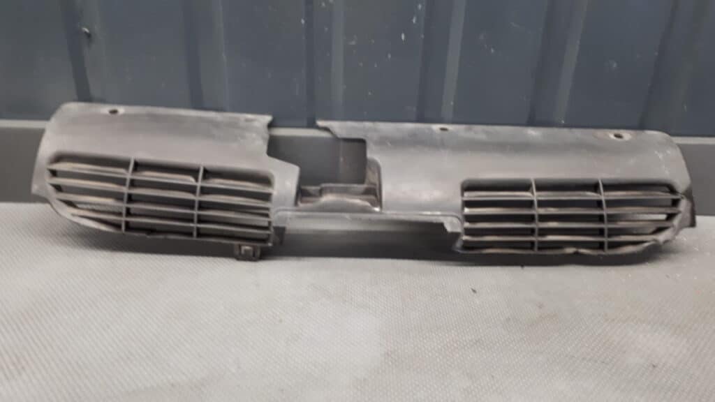 9628934280 grill atrapa PEUGEOT 206 CZARNY 1999r