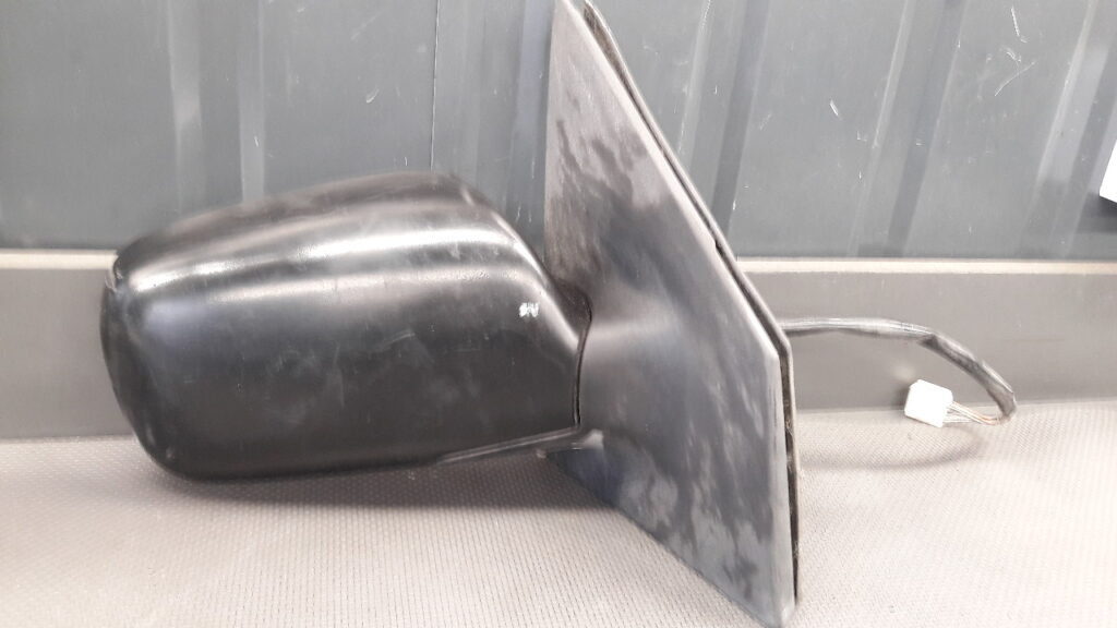 010399 czarne lusterko prawe toyota yaris I 5pin czarne