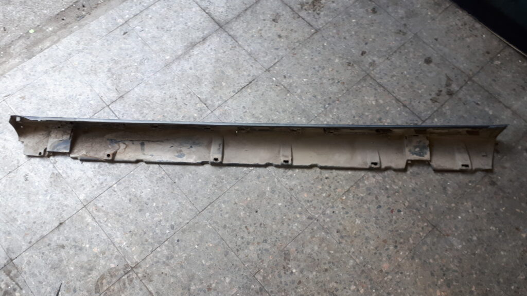 90590678 listwa progowa prawa Opel Astra II G 3drzwi