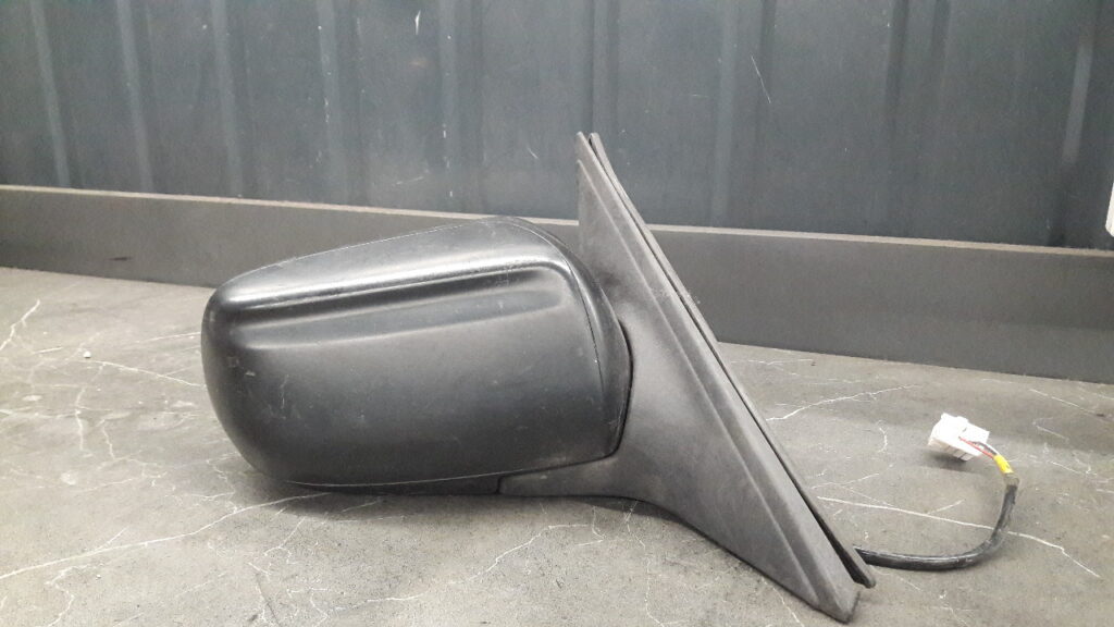 Lusterko prawe Mazda 626 3pin gf 99r