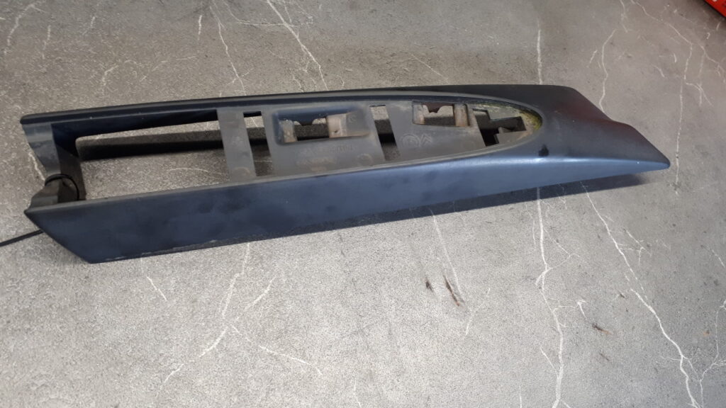 9658373880 oslona relingu prawy przod CITROEN C4 GRAND PICASSO II
