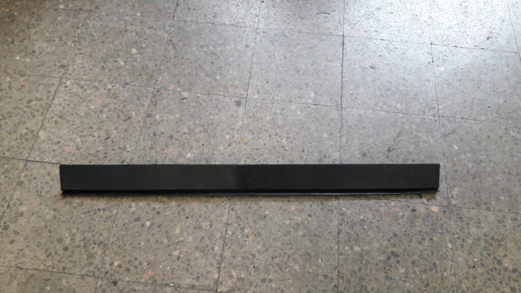 a1706900108 Listwa blenda Mercedes R170
