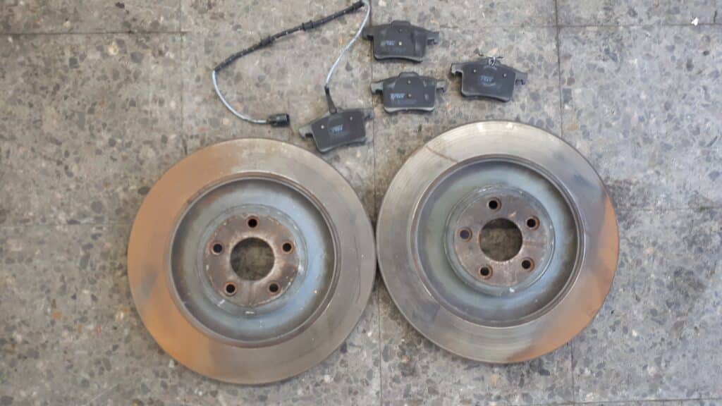 9w83-2c026-ab Tarcze klocki hamulcowe tył JAGUAR F TYPE 380 mm