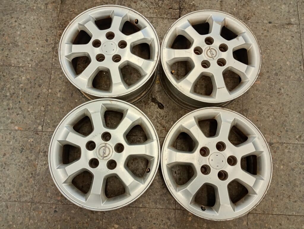24407169 Felgi aluminiowe  6JX15H 5x110 ET49 R15  CENA ZA 4SZT