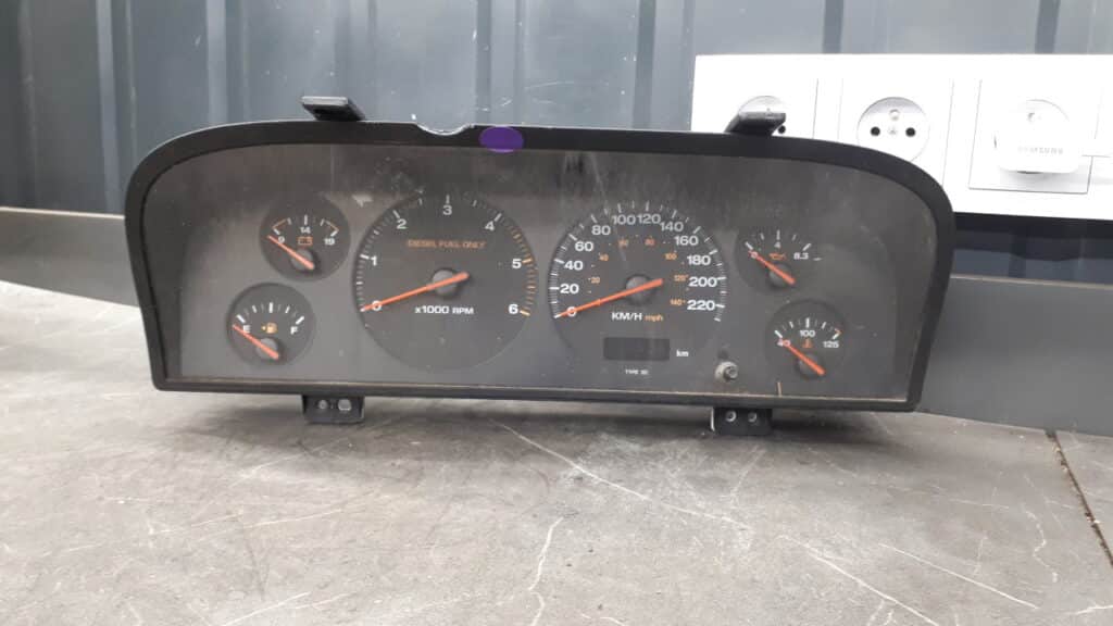 56042930aa zegar licznik jeep grand cherokee  3.1 td anglik