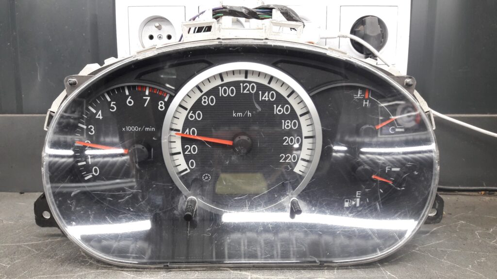 CDCC33A licznik zegary mazda 5 1.8 B 05-10r.