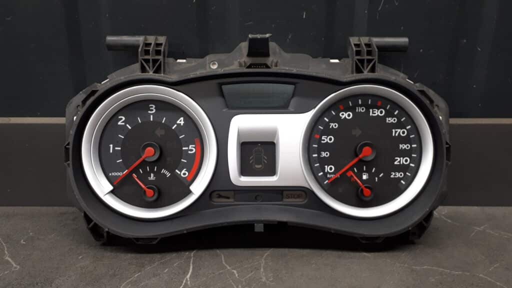 8200582705  zegar licznik renault clio III 1.5 DCI