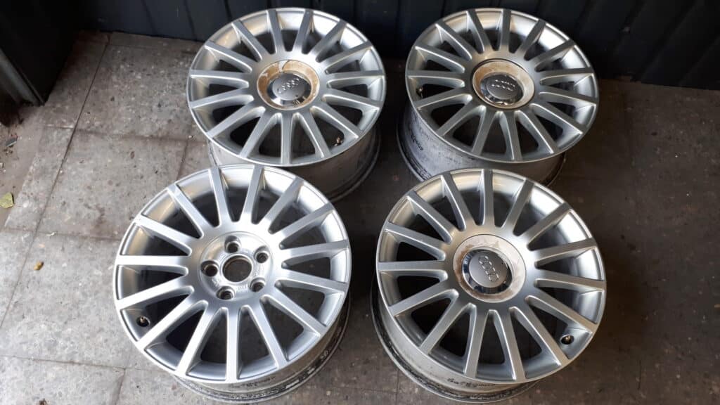 4F0601025AH Felgi aluminiowe 8jx17 et48 Audi a6 c6 5x112 r17 kpl