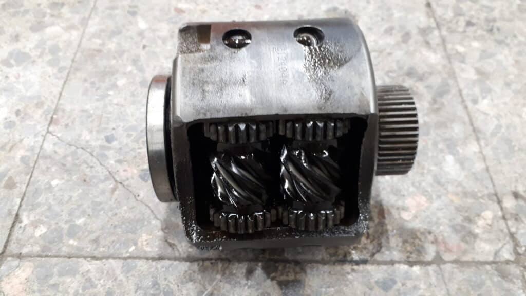 0501212404A Międzyosiowy mechanizm różnicowy VOLKSWAGEN PHATEON