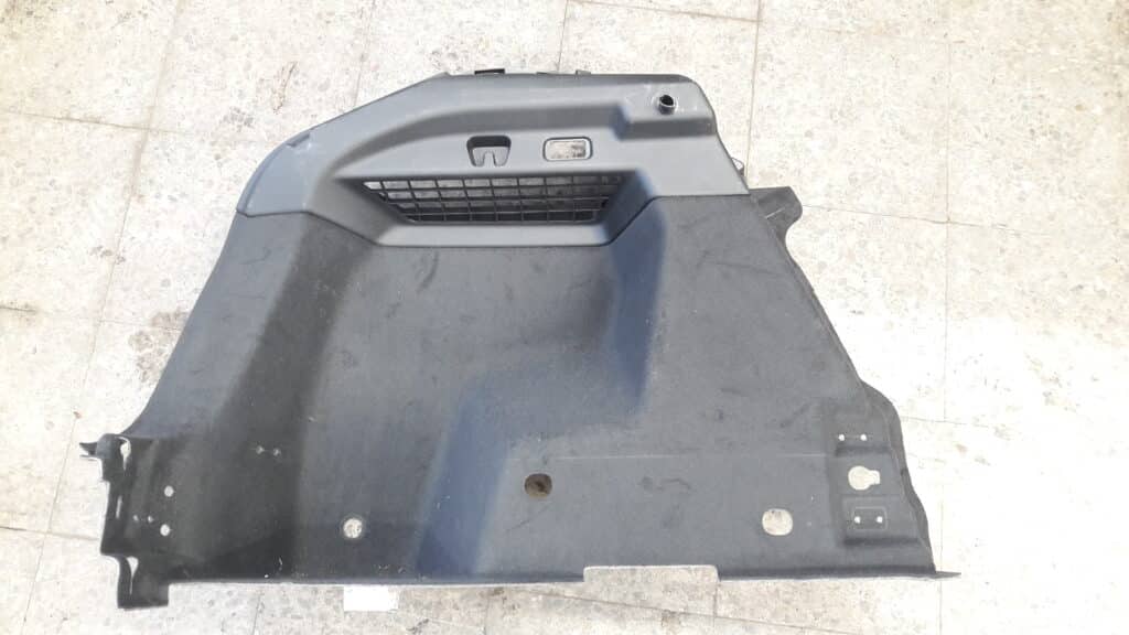 89A863879E BOCZEK TAPICERKA BAGAŻNIKA LEWA  AUDI Q4 E-TRON 23R