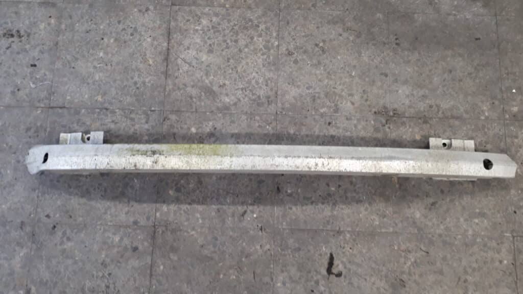 8L0807309E belka zderzaka tyl audi a3 8l