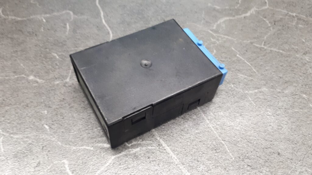 61.35-8366381 modul wycieraczek BMW E34 E36