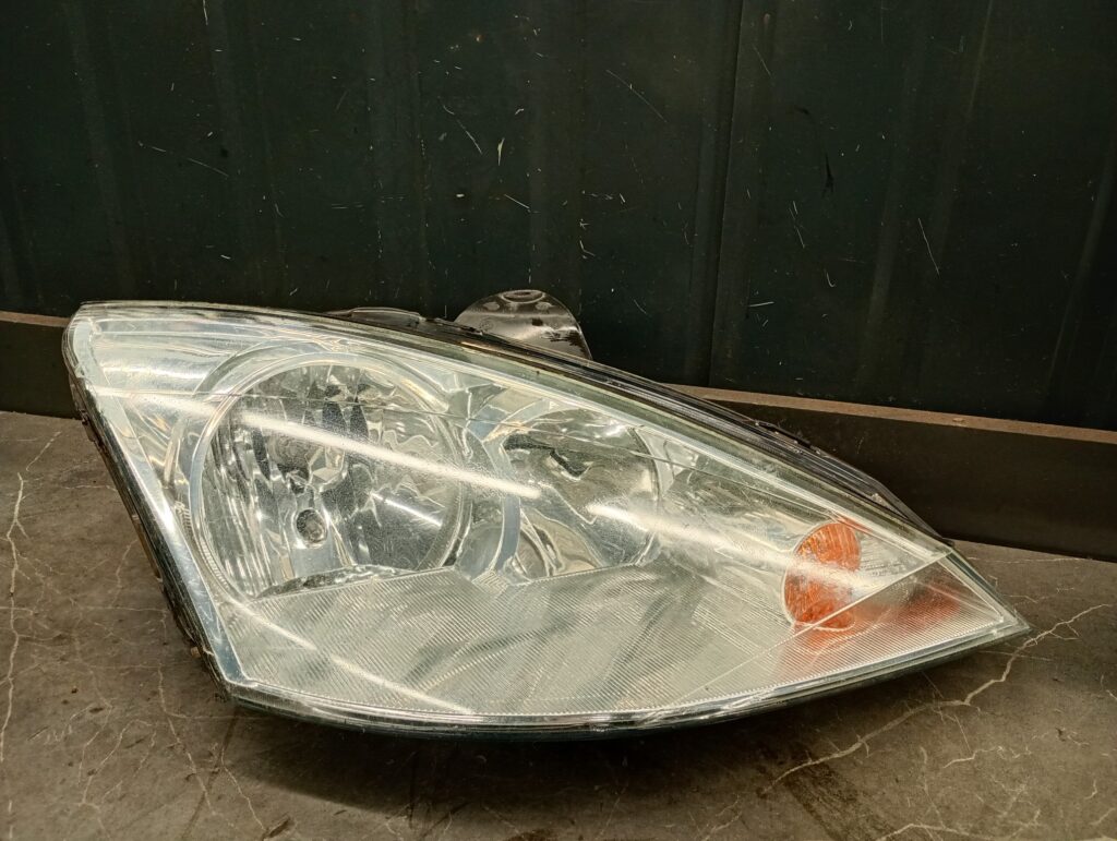 2m51-13w029-be Reflektor Prawy Ford Focus MK1 Lift