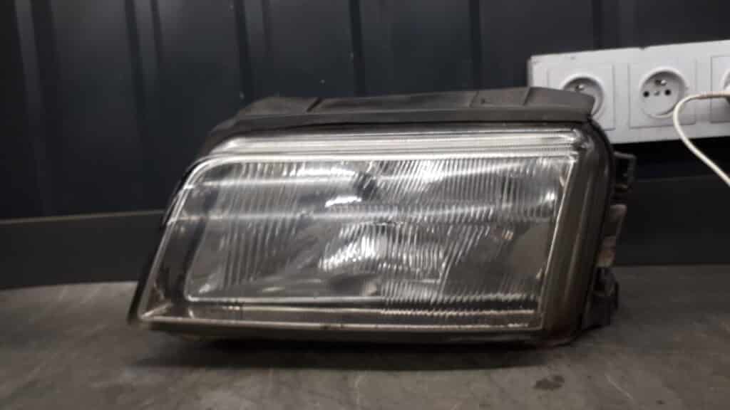 8d0941003e reflektor lewy przod audi a4 b5