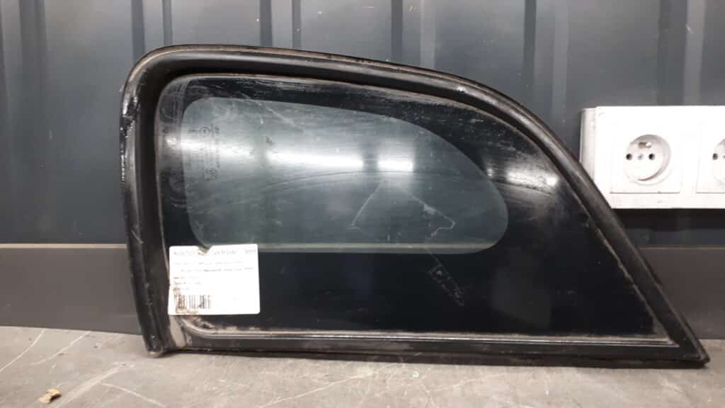 szyba karoseryjna prawy tyl hyundai tucson I 07R