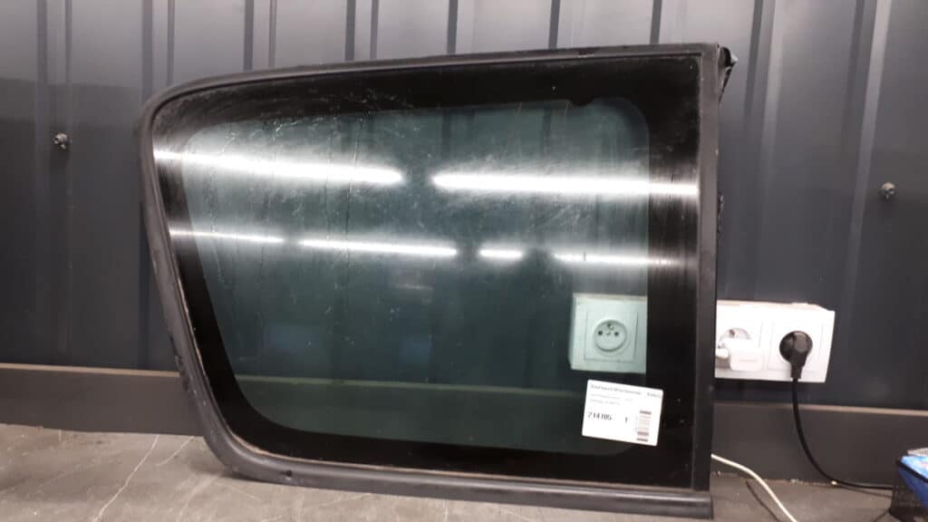 szyba karoseryjna prawy tyl renault espace III 03R