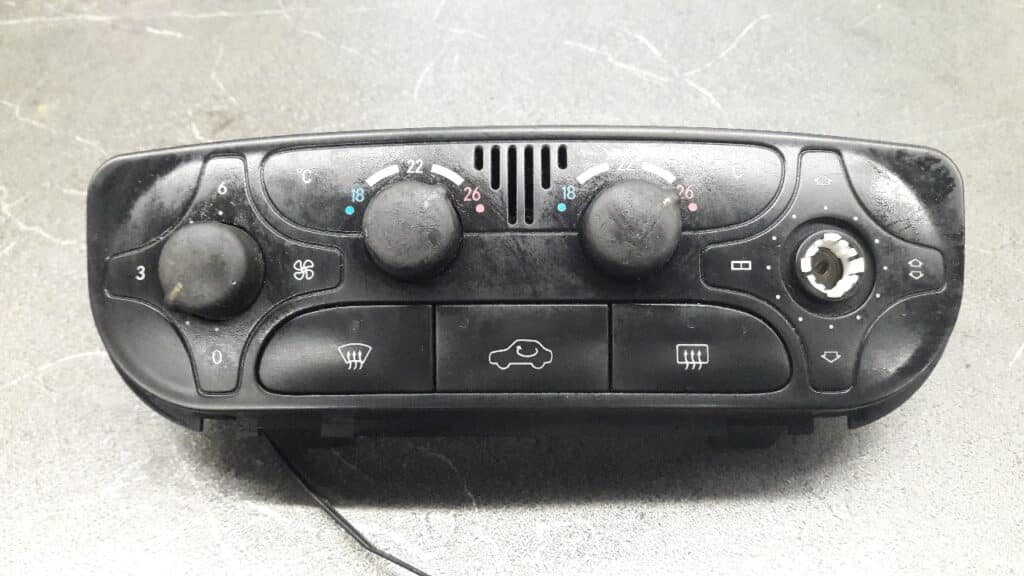 2038300185 Panel nawiewu mercedes w203