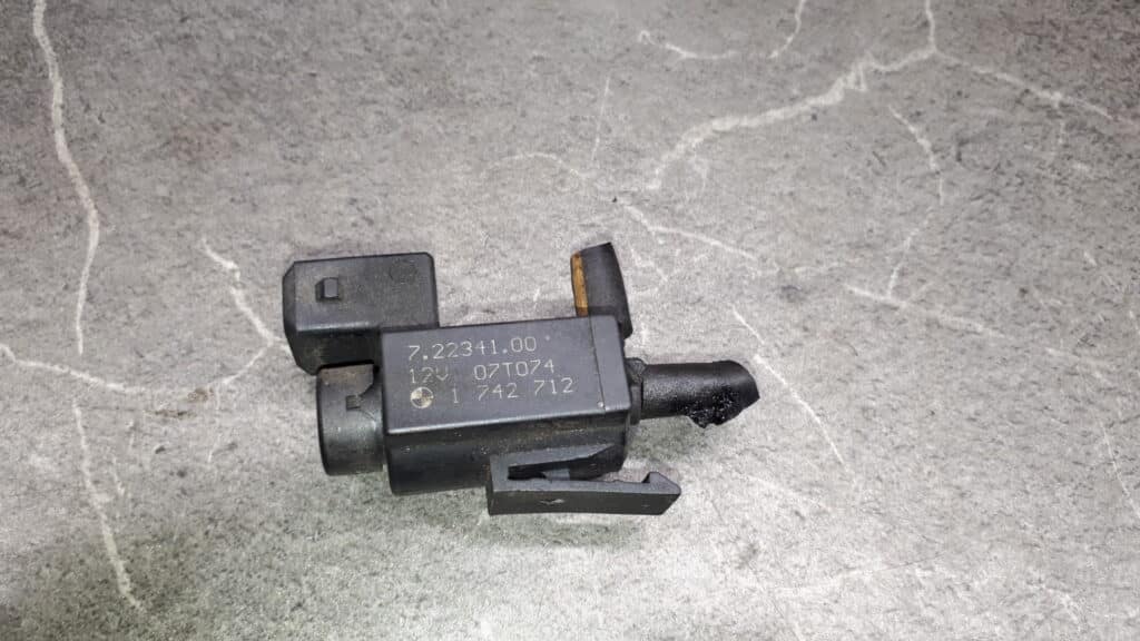 1742712 zawor podcisnienia bmw e90 320d 2.0d