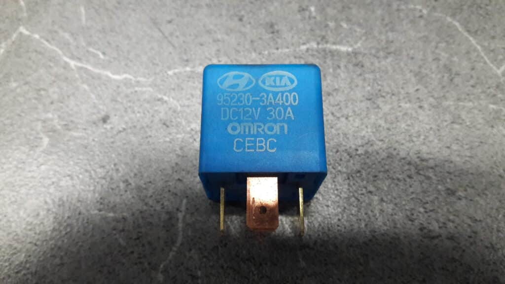 952303a400 przekaznik omron kia