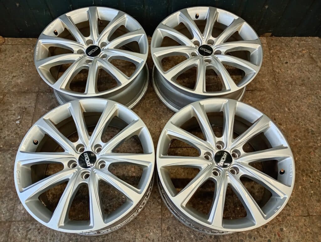 ea23f48b46b4d8720419e1060ec1c2e2