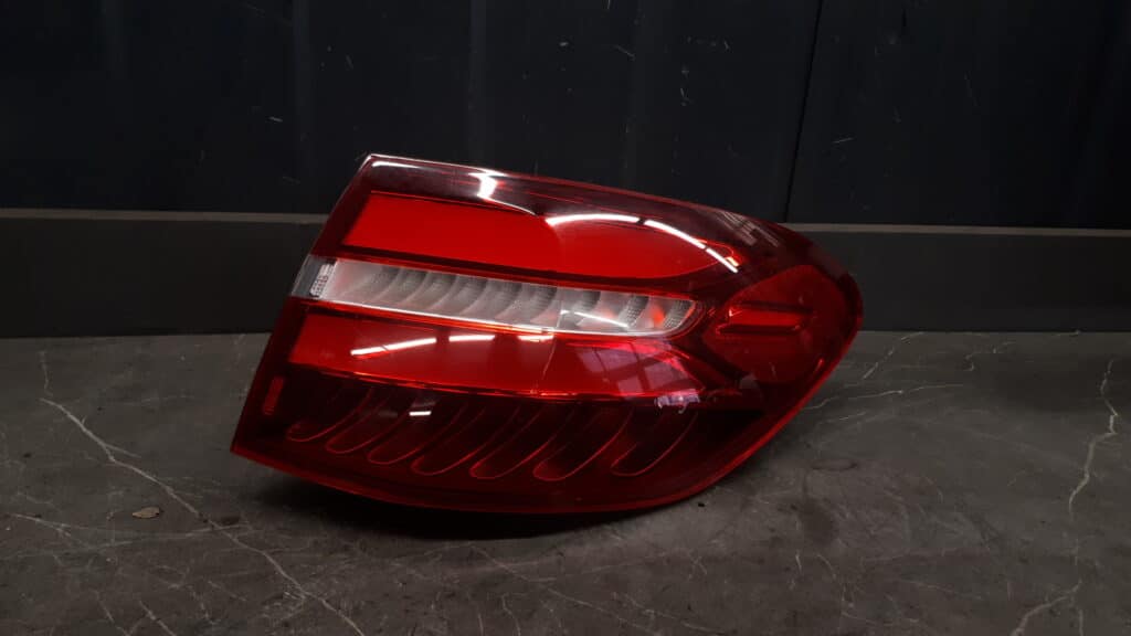 a2539067400 lampa prawy tyl MERCEDES GLC W253
