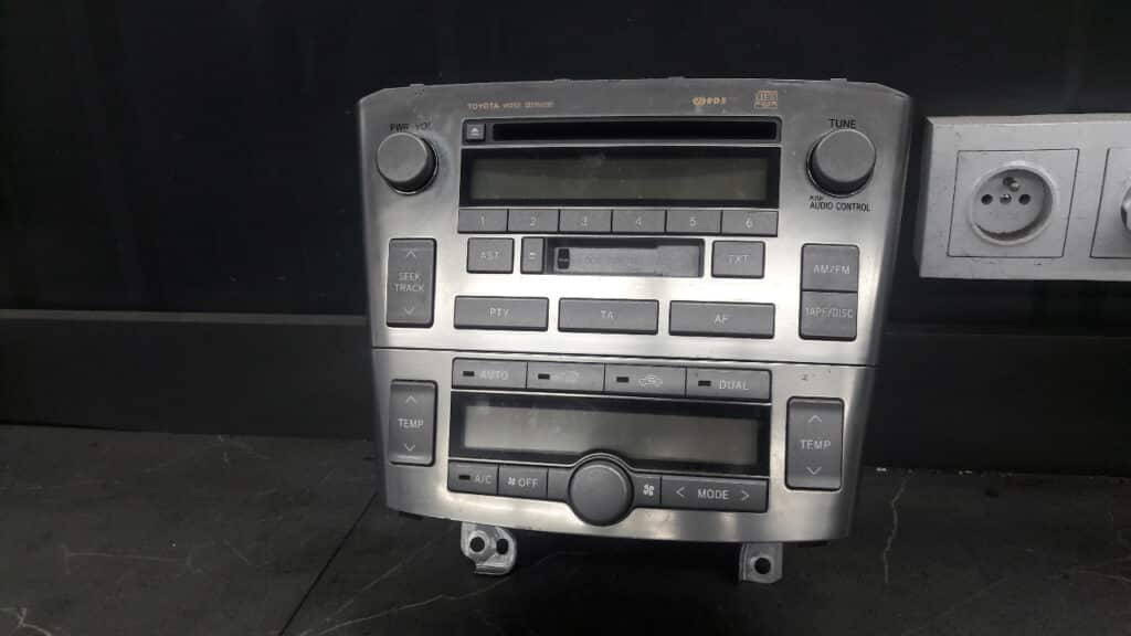 55902-05050-g panel radio toyota avensis t25