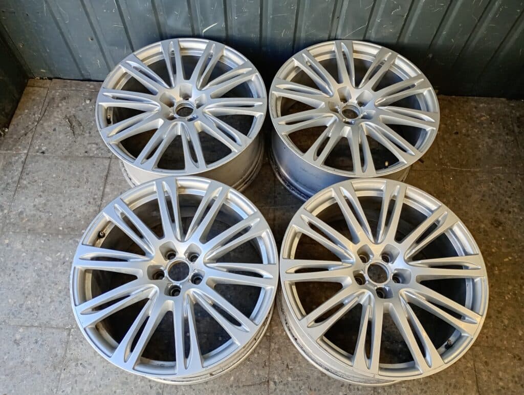 4H0601025AG Felgi aluminiowe 9jx20h2 ET37 5X112 AUDI A8 D4