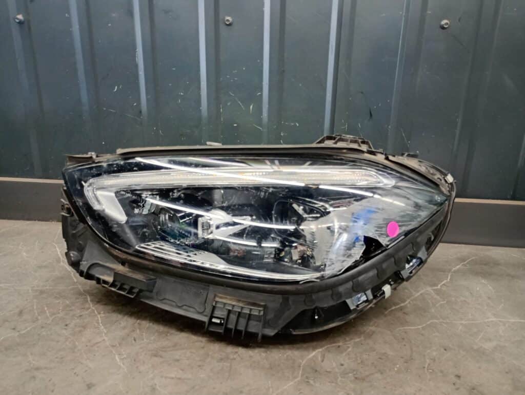 a2069067903 Reflektor lewy Mercedes w206  C KLASA DIGITAL LIGHT