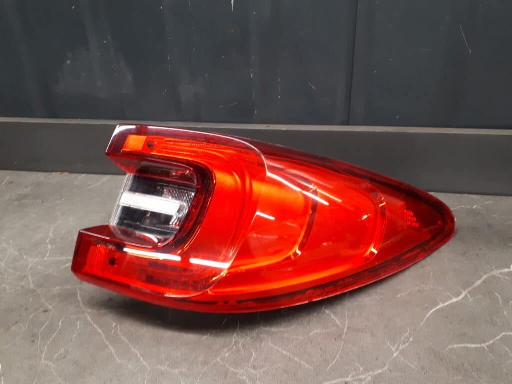 265508701r  lampa prawy tyl RENAULT KADJAR