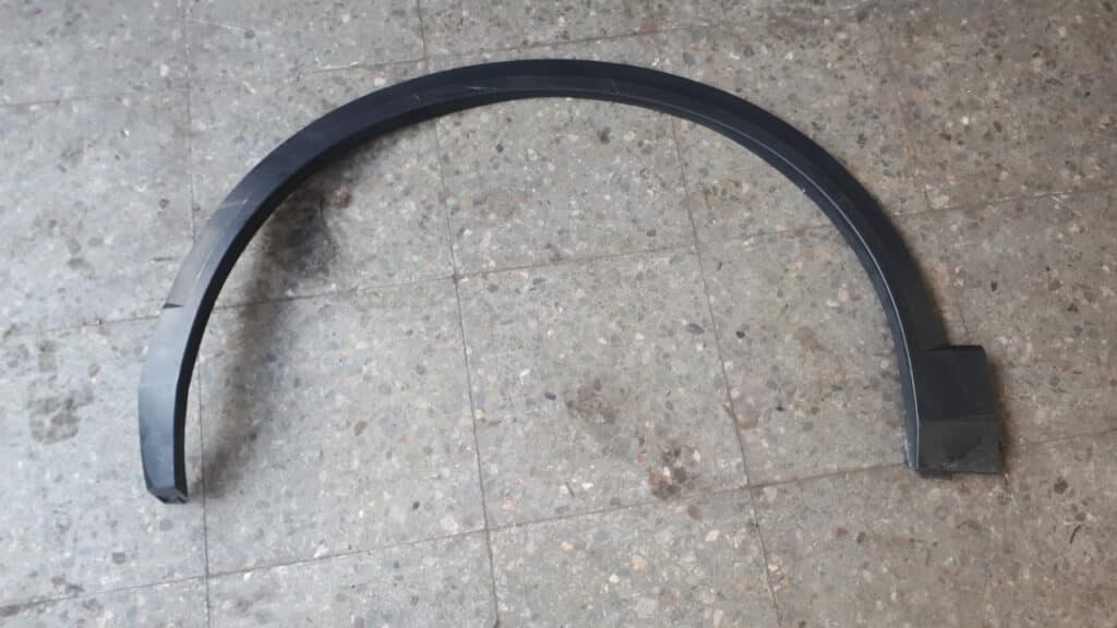 2GA854731 listwa blotnika lewa vw t-roc