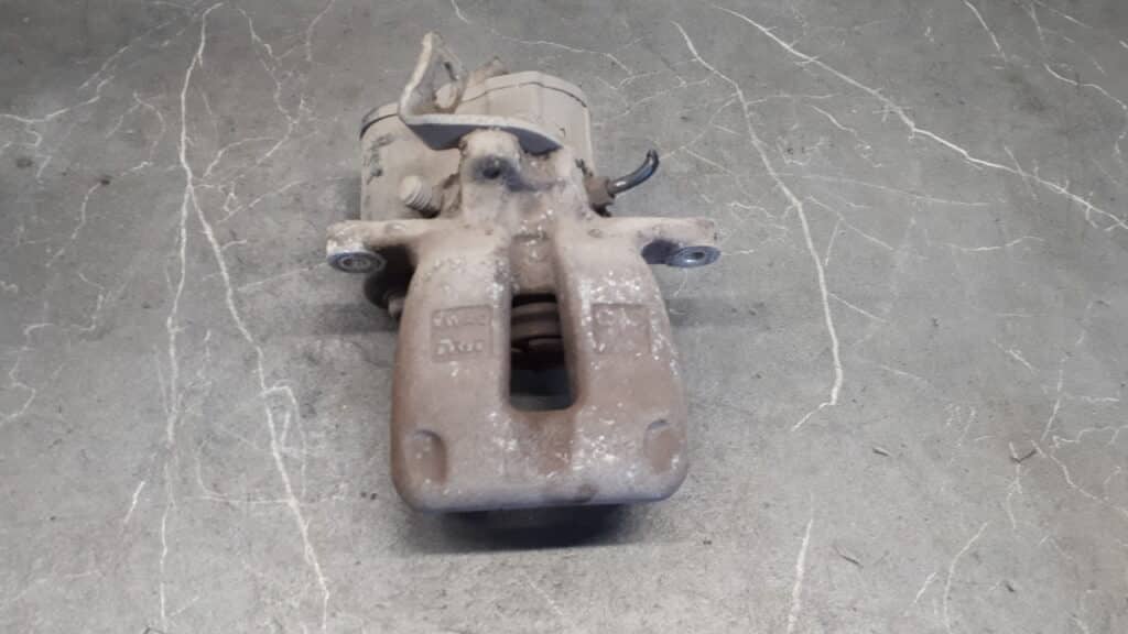 zacisk hamulcowy elektryczny prawy tyl vw passat b6 2.0tdi bkp 06r