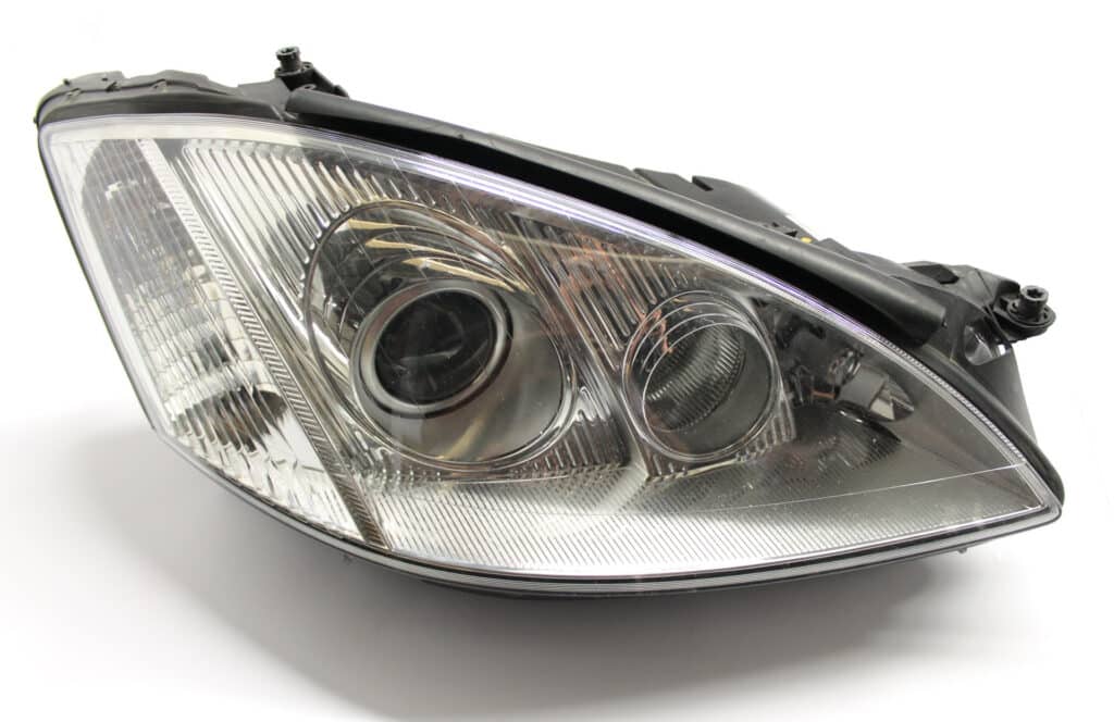 A2218205661   Reflektor prawy Mercedes A221 W221 S-classe