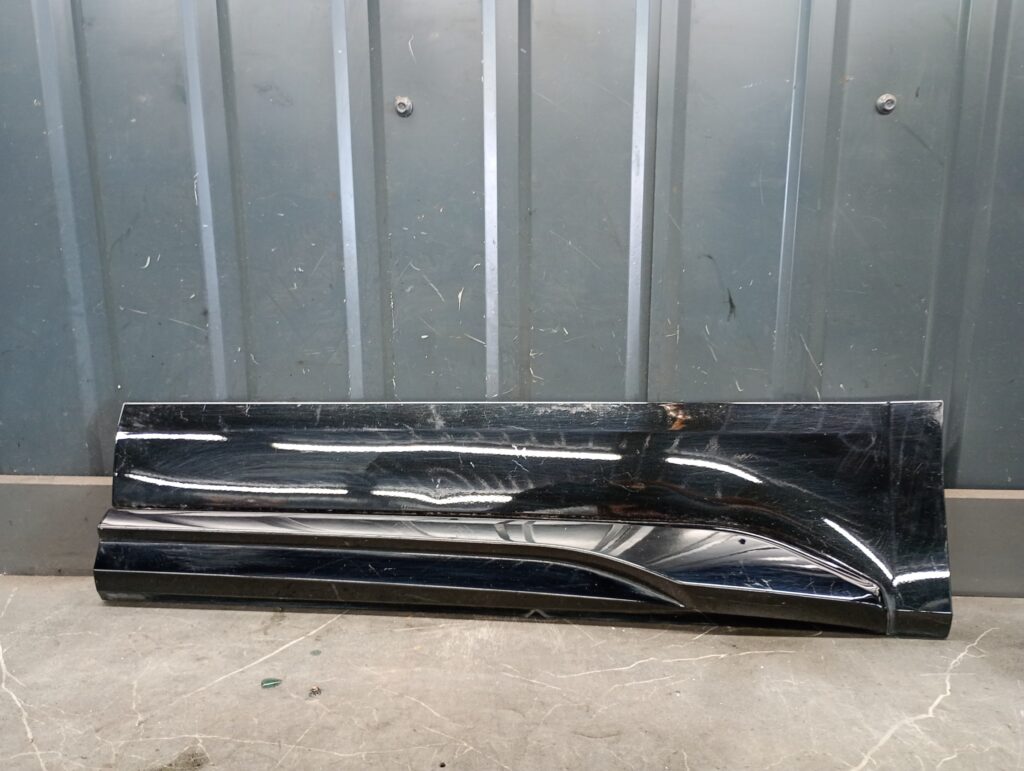 80a853969l  listwa dolna na drzwi lewy ty AUDI Q5 2 S-line l LY9T
