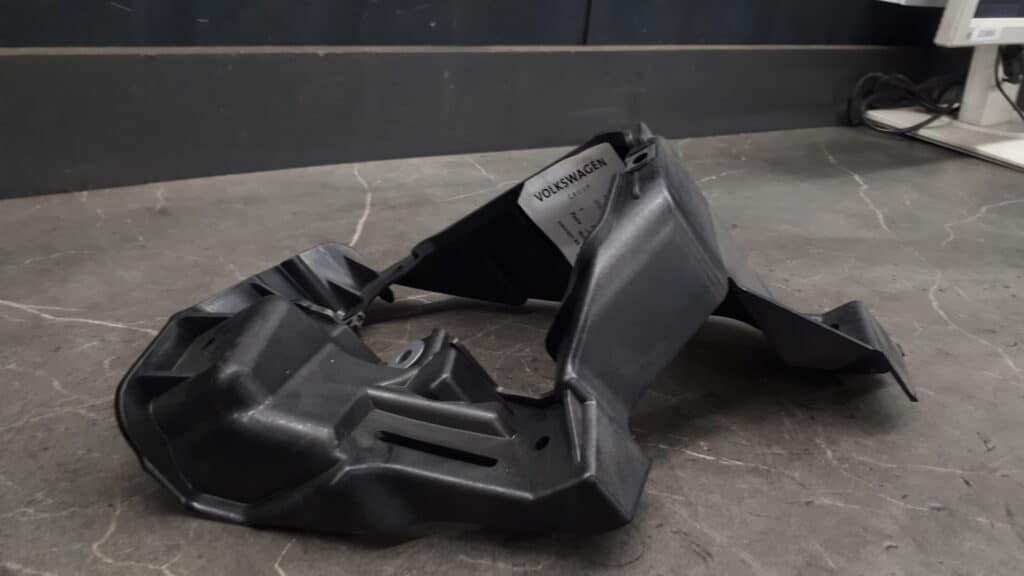 3d0807261 ramka halogenu zderzaka lewa vw phaeton lift 10-14 nowa