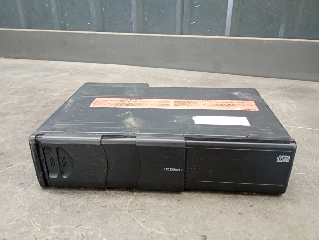 01343K01-01 Zmieniarka CD BMW X3 E83