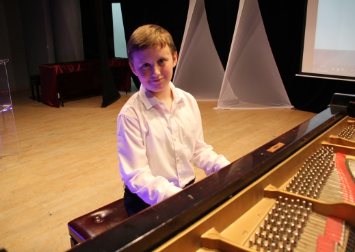 דניאל פיינשטיין הפך לגאווה לאומית כשזכה בתחרות 'פסנתר לתמיד'