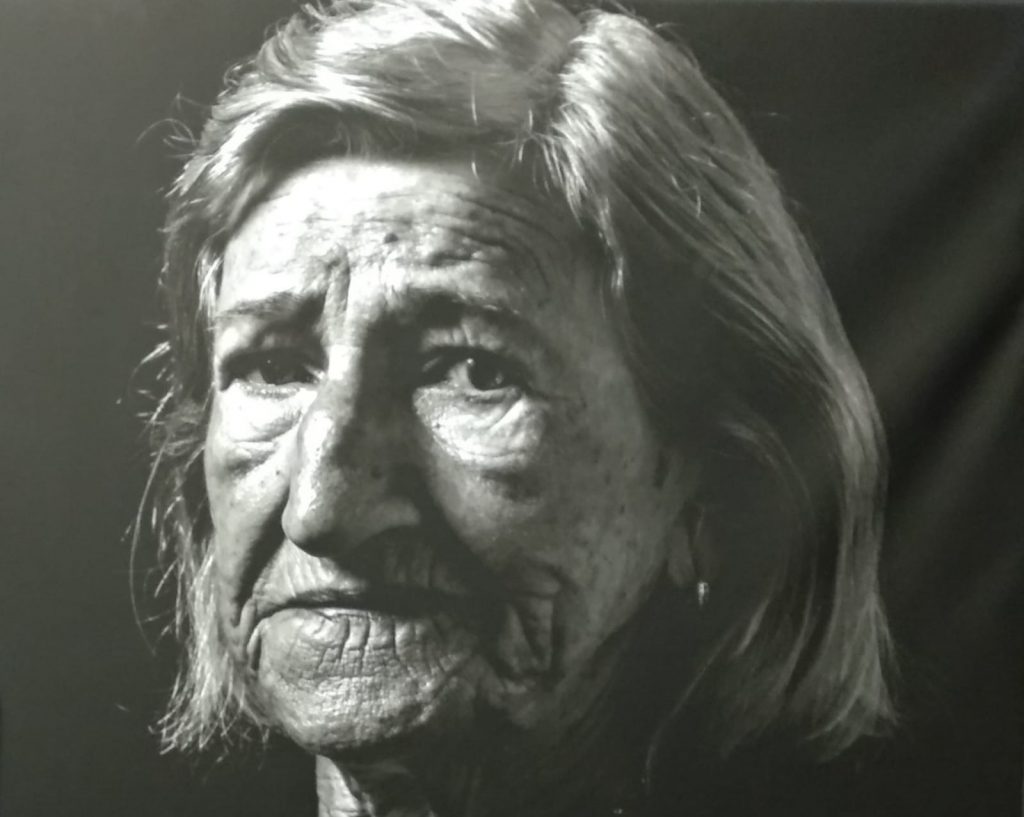 תערוכת צילום פורטרטים של שורדי השואה 