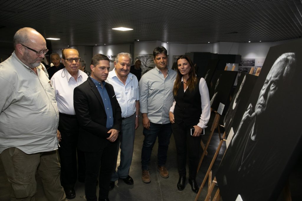 תערוכת צילום פורטרטים של שורדי השואה 