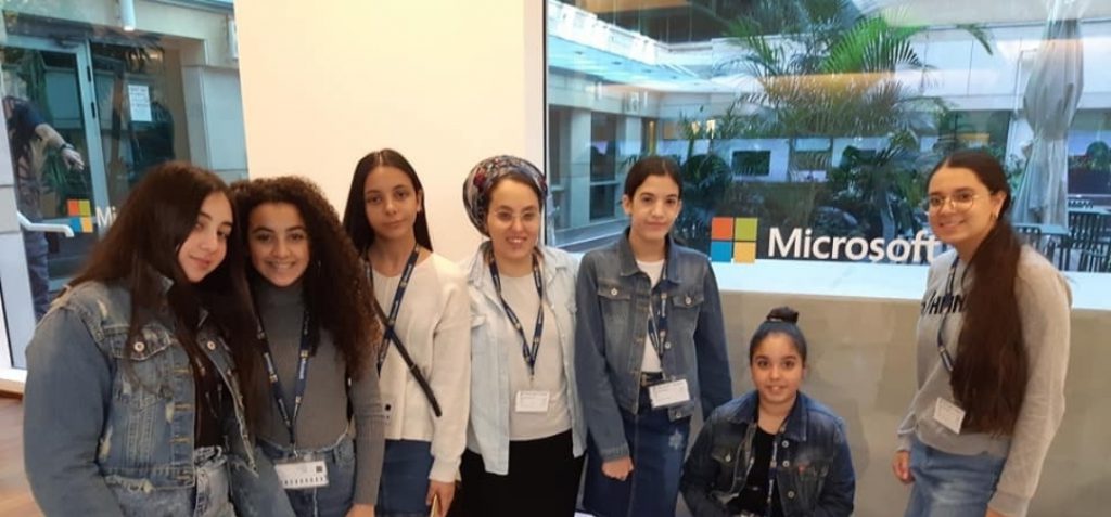 תלמידות אולפנת אמי"ת אוריה בבאר שבע  נבחרו לתכנית מנהיגות מייקרוסופט ישראל