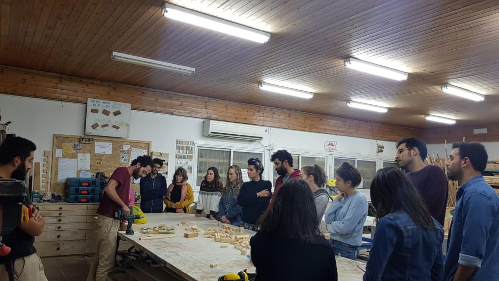 חנוכיות עם קטע