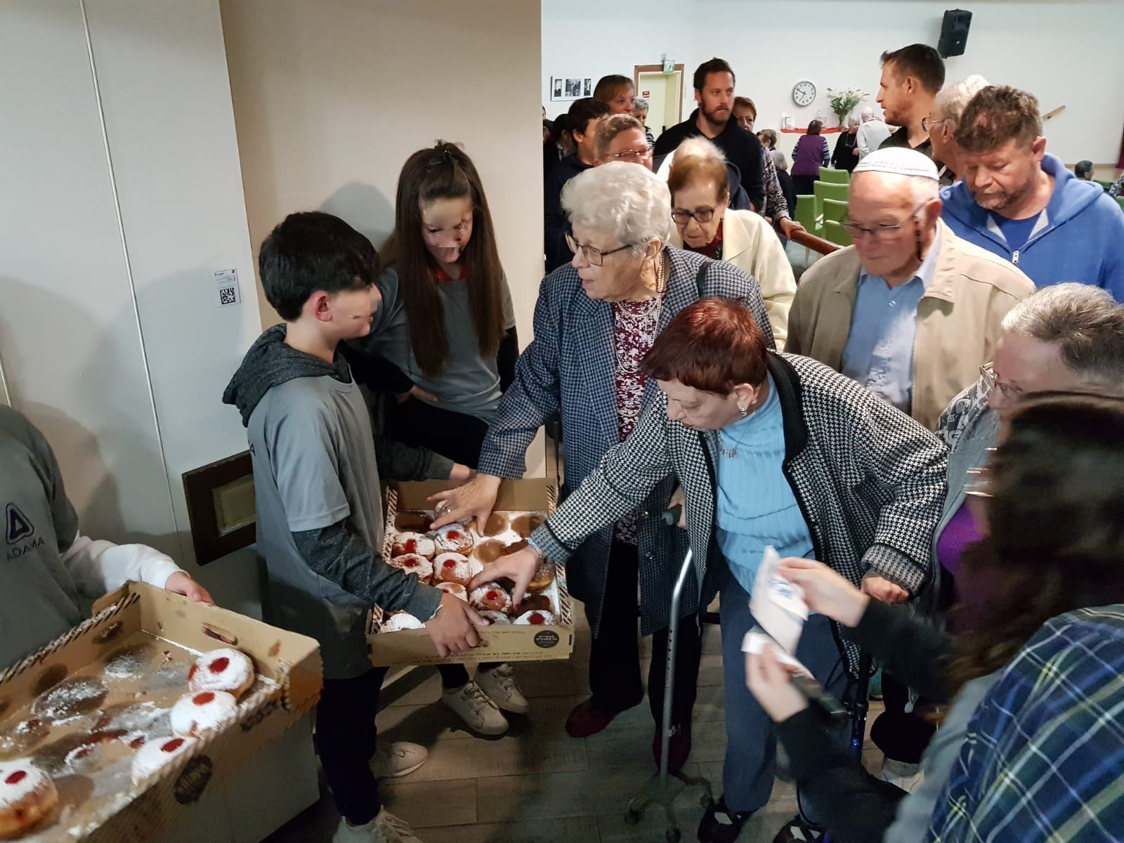 אור ושמחה באדמה מכתשים